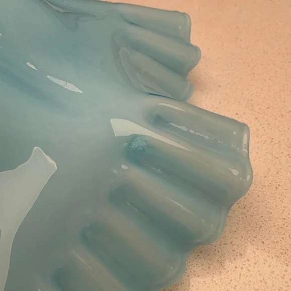 Vintage Bride's Basket Blue Fenton Ruffled Edges Bowl with Metal Holder - Picture 14 of 17